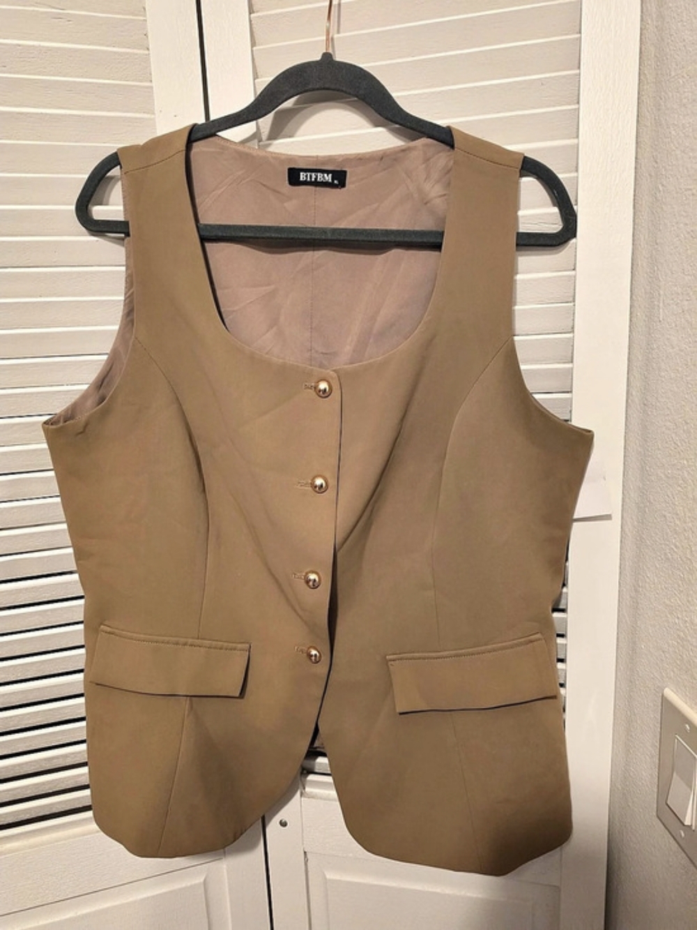 BTFBM Women's Sleeveless Suit Vest Square Neck Button Up Blazer Top Sleeveless